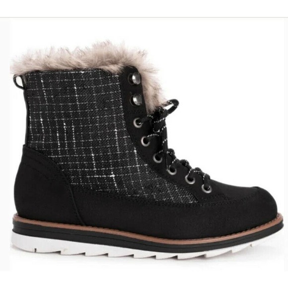Muk Luks Sigrid Boots Lace up NWT new faux fur water resistant size 9 womens St - Picture 3 of 4